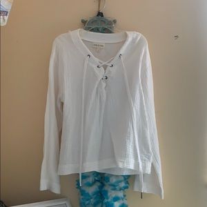 white long sleeve tunic